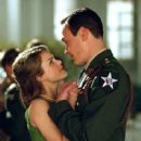 Chris Klein and Keri Russell