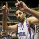View images of Vlade Divac in o...