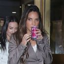 Olivia Munn – Talk about her diagnosed with breast cancer in New York
