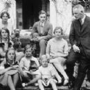 David Freeman-Mitford and Sydney Bowles with the children