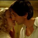 Playwright Jack Driscoll (Adrien Brody) and actress Ann Darrow (Naomi Watts) share a romantic moment aboard the S.S. Venture.