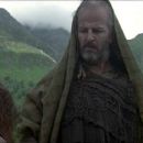 Mel Gibson as William Wallace, Gerda Stevenson as Mother MacClannough and Sean McGinley as MacClannough in Braveheart (1995)