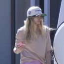 Jessica Hart – Spotted at home in Los Feliz