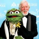 Caroll Spinney with Oscar the Grouch at the Daytime Emmys in 2007