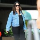 Jenna Dewan – Shows off her growing baby bump at Yogurtland in Encino