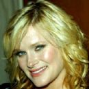 Nicholle Tom