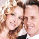 Dean Winters and Lisa Kudrow