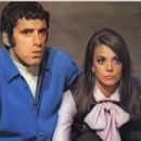 Natalie Wood and Elliott Gould