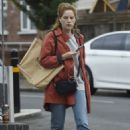 Sophie Rundle – Shopping in London