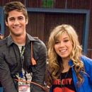 Max Ehrich and Jennette McCurdy
