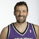 View images of Vlade Divac in o...