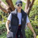 Jessica Alba – On a stroll with friends in Beverly Hills