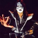 1976/04/09 - KISS is at Mother Studios in NYC participating in a photo session with photographer Fin Costello