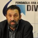 View images of Vlade Divac in o...