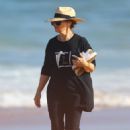 Lisa Wilkinson – Seen on a stroll on the beach in Sydney