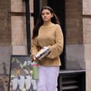 Suri Cruise – Steps out for a stroll in NYC