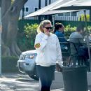 Jessica Hart – Steps out for lunch in Los Angeles