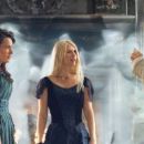 (Left to right) Una (KATE MAGOWAN) tries to help Yvaine (CLAIRE DANES), a fallen star, and Tristan (CHARLIE COX, right) in “Stardust.” Credit: Paramount Pictures. © 2007 Paramount Pictures. All Rights Reserved.