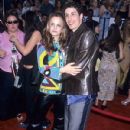 Mena Suvari and Jason Biggs - The 2000 MTV Movie Awards - 430 x 612