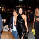 Lauren Sanchez – Is hanging out with her friend at The Mercer Kitchen in SoHo - 454 x 681