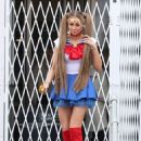 Olivia Attwood – On set of ‘Getting Filthy Rich’ at Comic Con at Olympia in London - 454 x 681