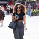 Amber Gill – Arriving at the Global Radio Studio in London - 454 x 681
