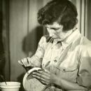 Ione Gedye