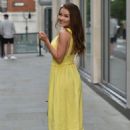 Jess Impiazzi – Out for a stroll in a yellow dress - 454 x 641