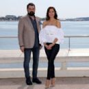 Özlem Conker & Bülent Inal : 'The Last Emperor (Payitaht Abdülhamid)' photocall - Cannes MIP TV 2017 - 454 x 303