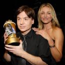 Cameron Diaz and Mike Myers attends The 2007 MTV Movie Awards - 454 x 334