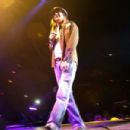 Kid Rock ignites capacity Grand Rapids crowd; turns weeknight into a Saturday night party