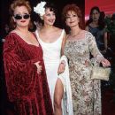 Wynonna Judd, Ashley Judd and Naomi Judd attends The 70th Annual Academy Awards - Arrivals (1998) - 432 x 612