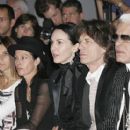 L'Wren Scott, Mick Jagger and Karl Lagerfeld at Dior Spring Summer 2006 Menswear Fashion Show in Paris, France - 5 July 2005 - 408 x 612