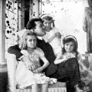 Richard Bennett with his three daughters (from left), Constance, Joan, and Barbara (1918)
