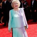 Betty White - 454 x 705