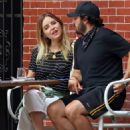 Jenny Mollen and Jason Biggs – Spotted at a cafe in New York City - 454 x 617