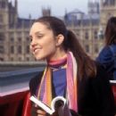 Amanda Bynes- as Daphne Reynolds - 300 x 399