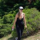 Joanna Krupa – Steps out for a walk in Los Angeles - 454 x 588