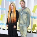 Avril Lavigne and Mod Sun – 2022 MTV VMAs at Prudential Center in Newark – New Jersey - 454 x 604