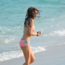 Haley Kalil – In bikini spotted in Miami Beach - 454 x 681