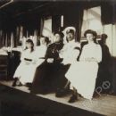Anastasia Nikolaevna, Olga Nikolaevna, Alexandra Feodorovna, Tsar Nicholas II and Tatiana Nikolaevna onboard the Standart, 1911 - 454 x 442