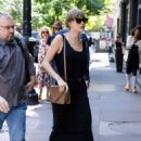 Taylor Swift – Arriving to a recording studio in New York