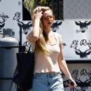 Jennifer Lawrence – On a quick lunch from a taco food truck in Silver Lake