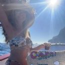 Heidi Klum Takes a Boat Trip with Husband Tom Kaulitz in Italy - 454 x 568