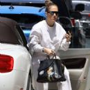 Jennifer Lopez &#8211; Heads to a dance studio in Los Angeles
