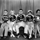 Good News - Lola Lane, Mary Lawlor, Bessie Love, Gus Shy, Stanley Smith - 454 x 351