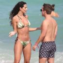 Raffaella Modugno in a floral bikini on the beach in Miami - 454 x 651