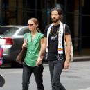 Natalie Portman and Devendra Banhart - 454 x 636