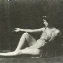 Isadora Duncan - 440 x 320