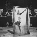 Alla Nazimova - 454 x 340